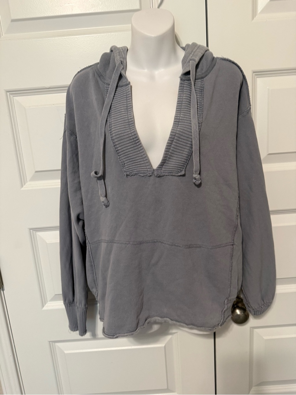 Forever 21 Women's Washed Gray V-Neck Hoodie